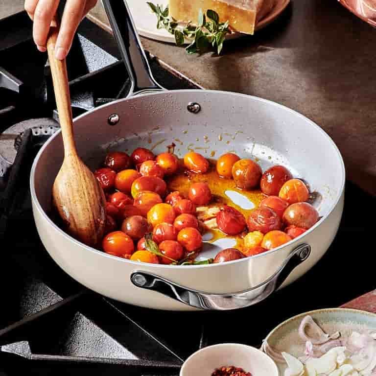raylandz.studiomiliem.com Home 4-Piece Cream Ceramic Non-Stick Cookware Set